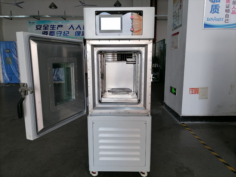 水表交變濕熱試驗(yàn)箱(圖1) 水表交變濕熱試驗(yàn)箱(圖1)